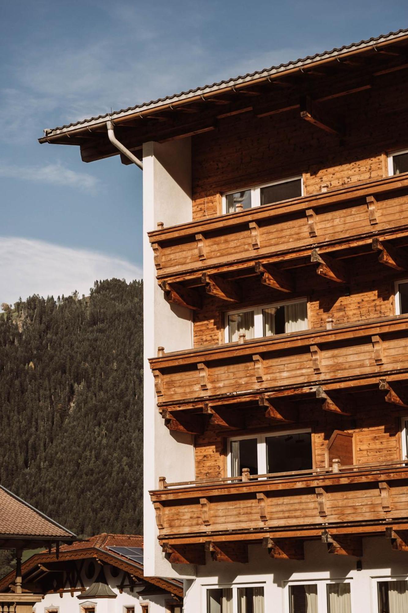 Lebe'Schlitters - Das Ferienapartmenthaus Im Zillertal エクステリア 写真